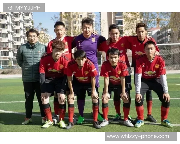 足球明星人物关系图谱探索：揭示绿茵场上的友谊与竞争关系